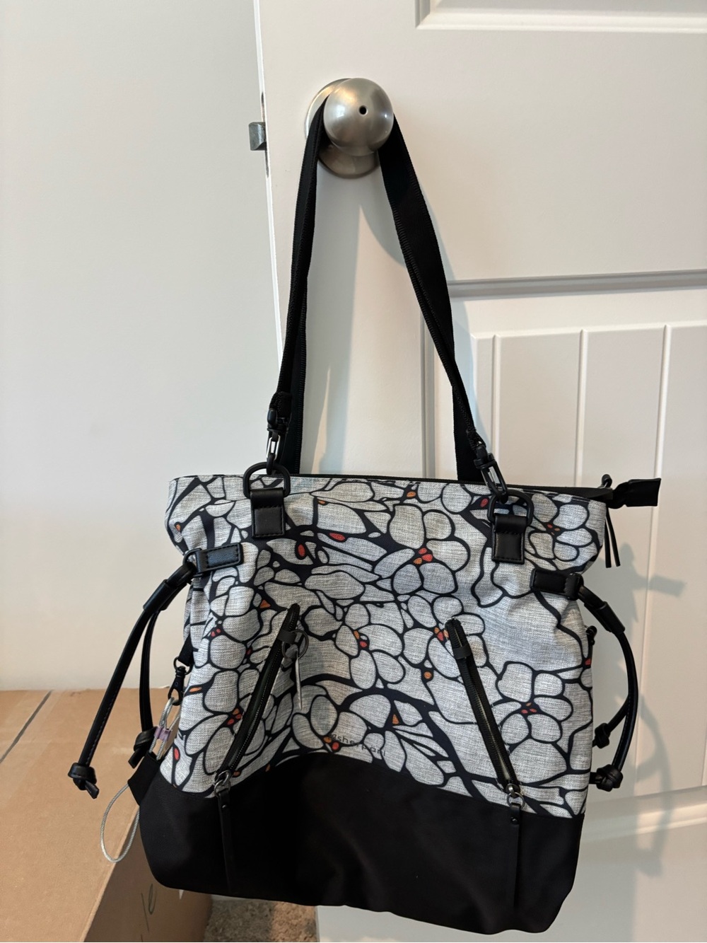 Sherpani anti-theft Floral Print Black & White Tote Bag